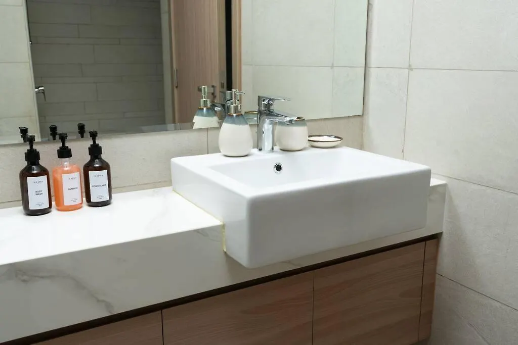 Apartamento Nasma - Modern 3Br Oasis With Balcony In Azizi Riviera Dubái